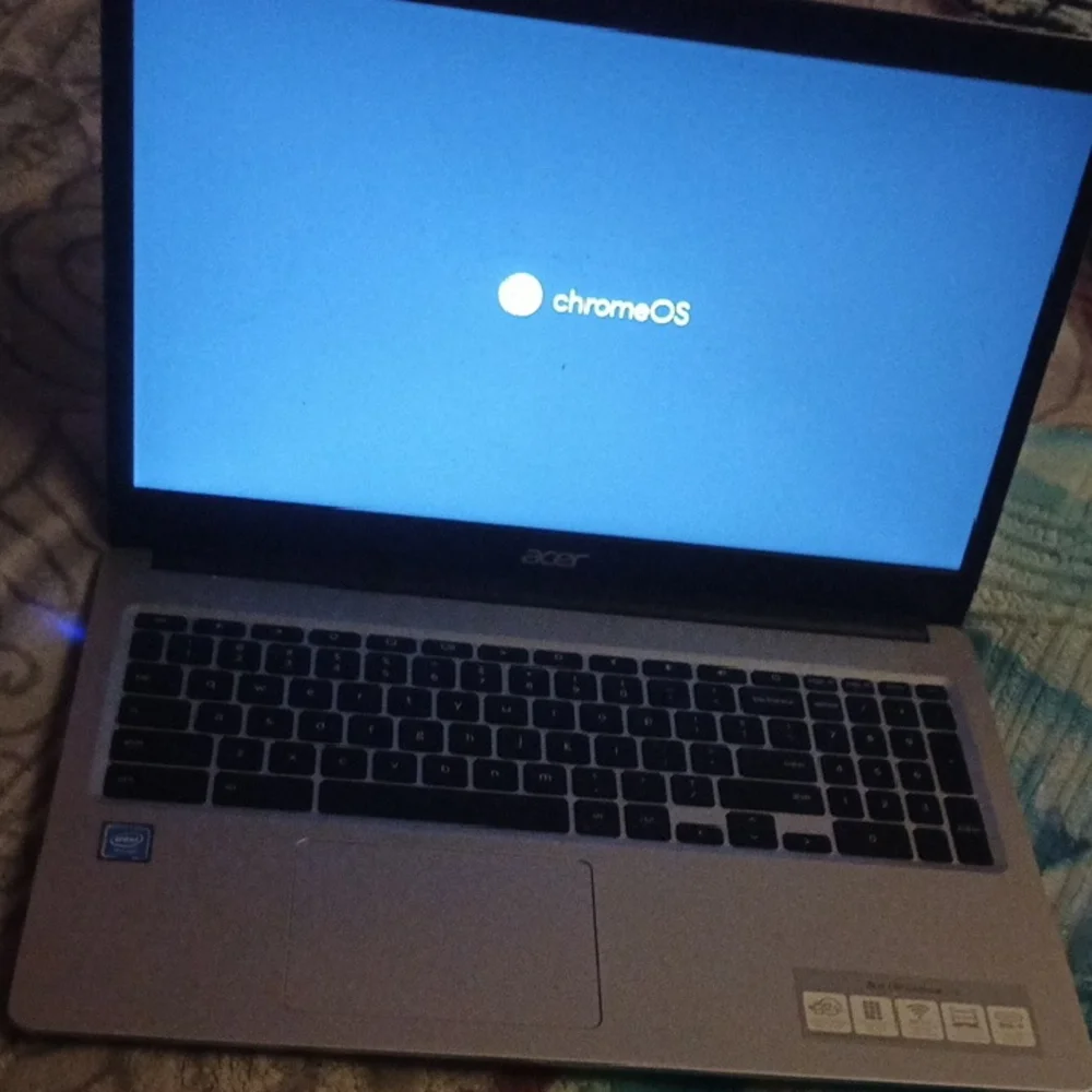Acer Silver Laptop Sleek Design Modern Performance